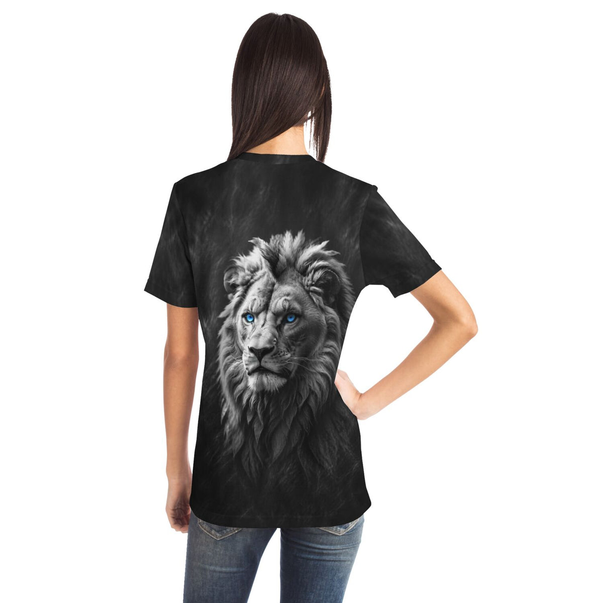 Schwarzes Dreamer T-Shirt für Erwachsene mit detailliertem Löwen-Motiv und leuchtend blauen Augen