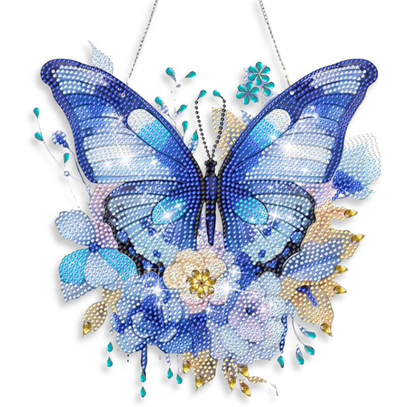 Glitzernder Diamond Painting Aufhänger als blauer Schmetterling mit Blumen-Deko zur Wanddekoration
