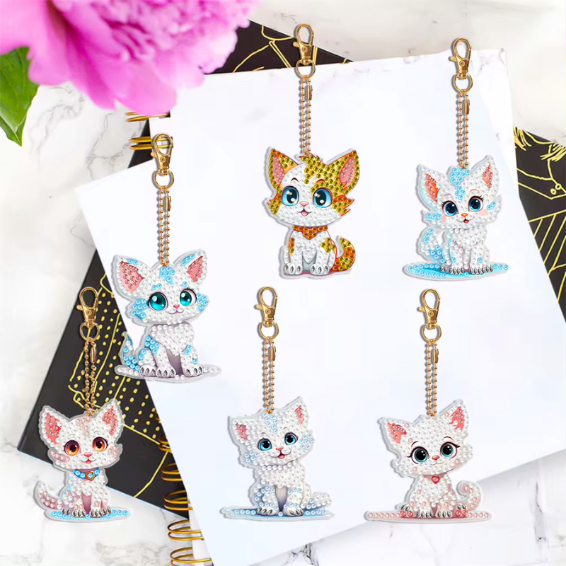 Bunte Diamond Painting Schlüsselanhänger als süße Katzen-Motive mit funkelnden Steinen für Einsteiger