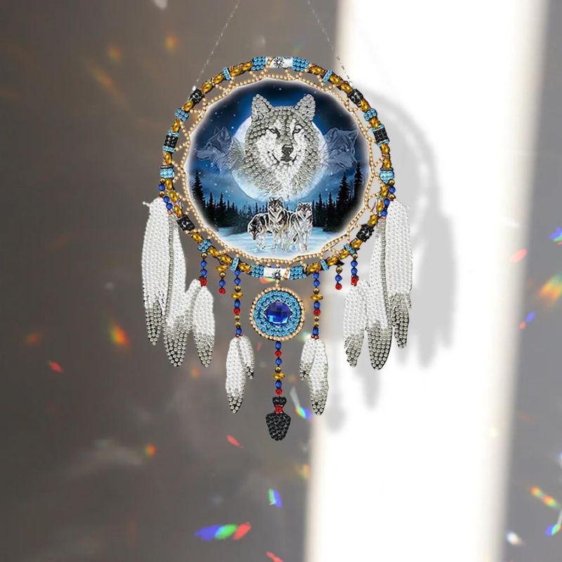 Glitzerndes Diamond Painting Traumfänger Set mit Wolf Motiv, leuchtenden bunten Steinen und Federn zur Wanddekoration