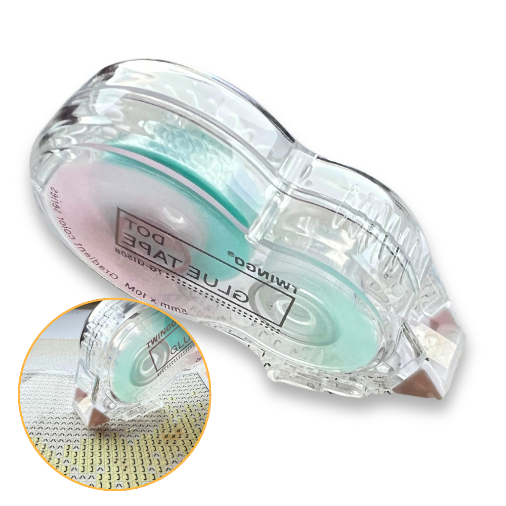 Transparenter Gluetape Roller als praktisches Zubehör für Diamond Painting zur Reparatur der Klebefläche auf der Leinwand