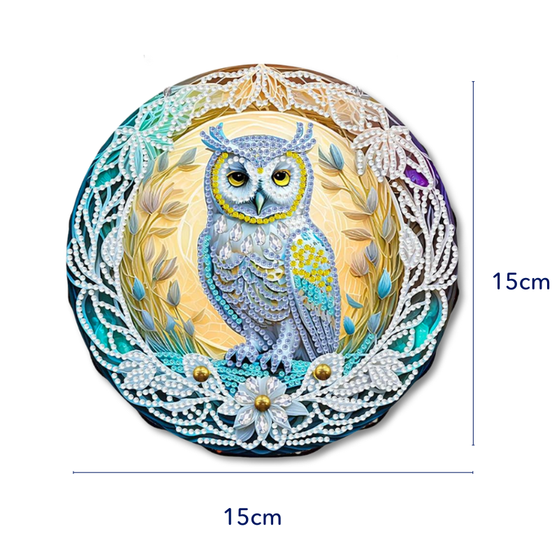 Runder Diamond Painting Aufhänger mit Eulen-Motiv, verziert mit glitzernden Steinen als dekoratives Wandbild