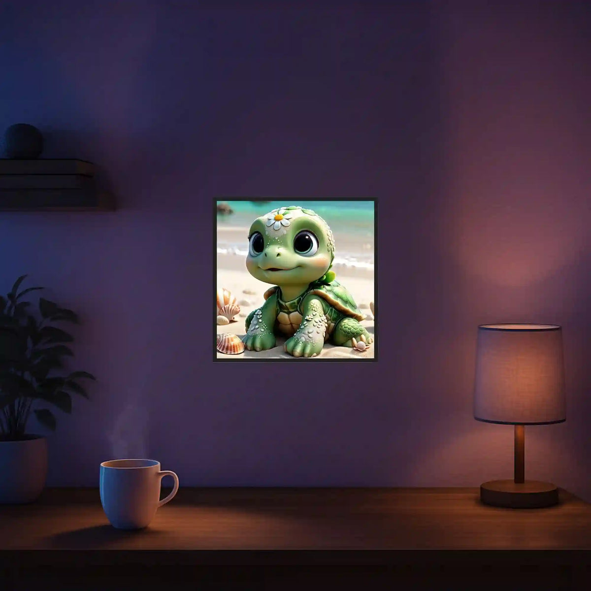 Diamond Painting Set Sunny Schildi: Süße Babyschildkröte mit Blumen am Strand als gerahmtes Wandbild im Wohnzimmer.