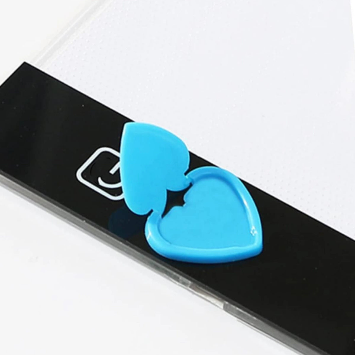 Blaue herzförmige LED-Pad Abdeckung als praktisches Diamond Painting Zubehör zum Schutz vor versehentlichem Ausschalten.