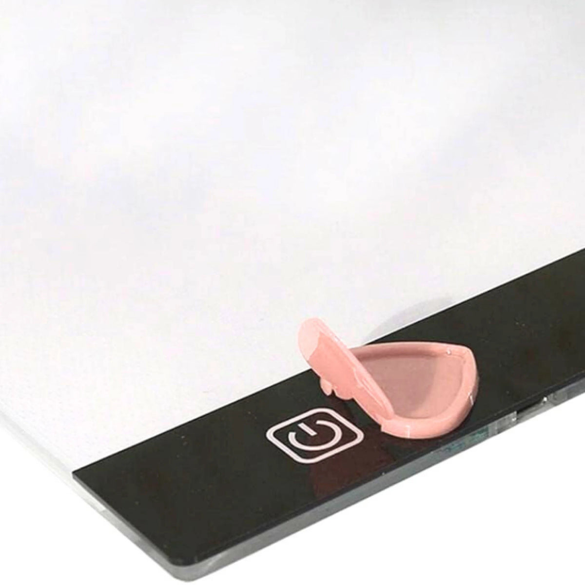 Herzförmige LED-Pad Abdeckung als praktisches Diamond Painting Zubehör zum Schutz vor versehentlichem Ausschalten