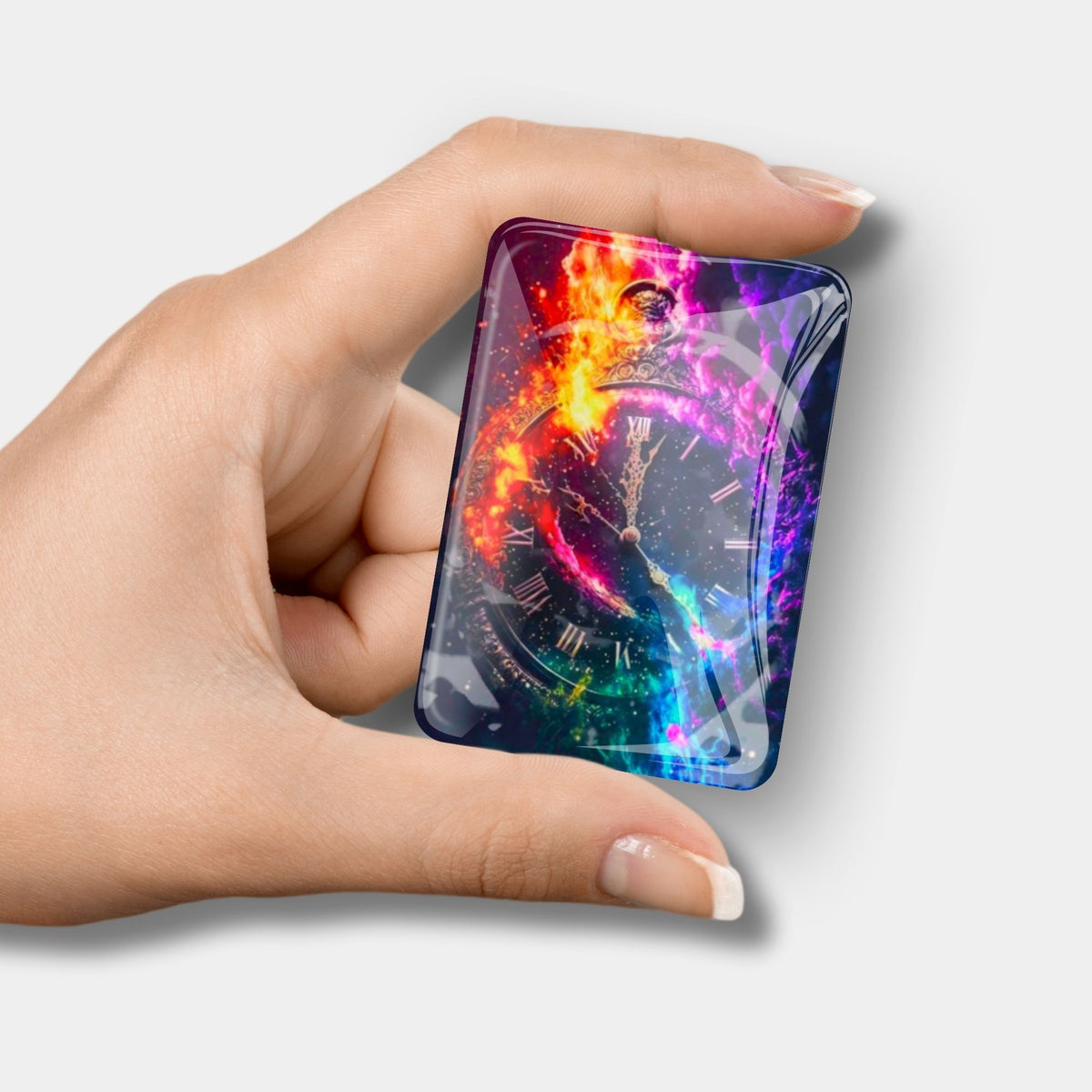 Magischer Cover Minder mit Uhren-Motiv aus Glas als praktisches Zubehör für dein Diamond Painting Design.