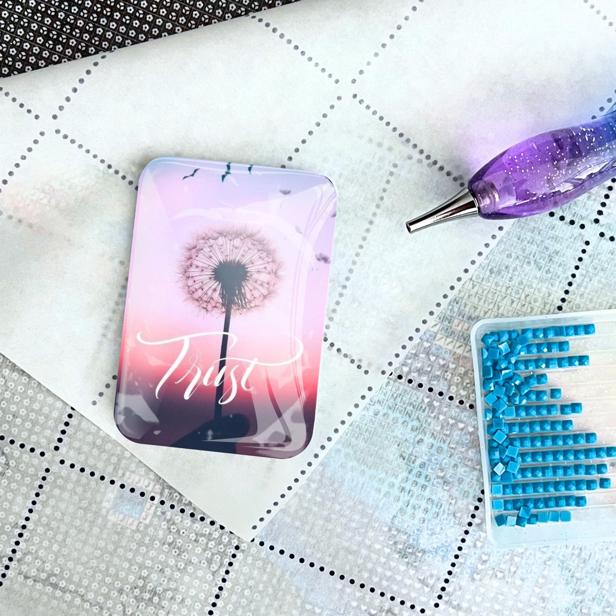 Magischer Cover Minder mit Pusteblumen-Motiv Trust für Diamond Painting Zubehör auf Leinwand mit Glitzersteinen