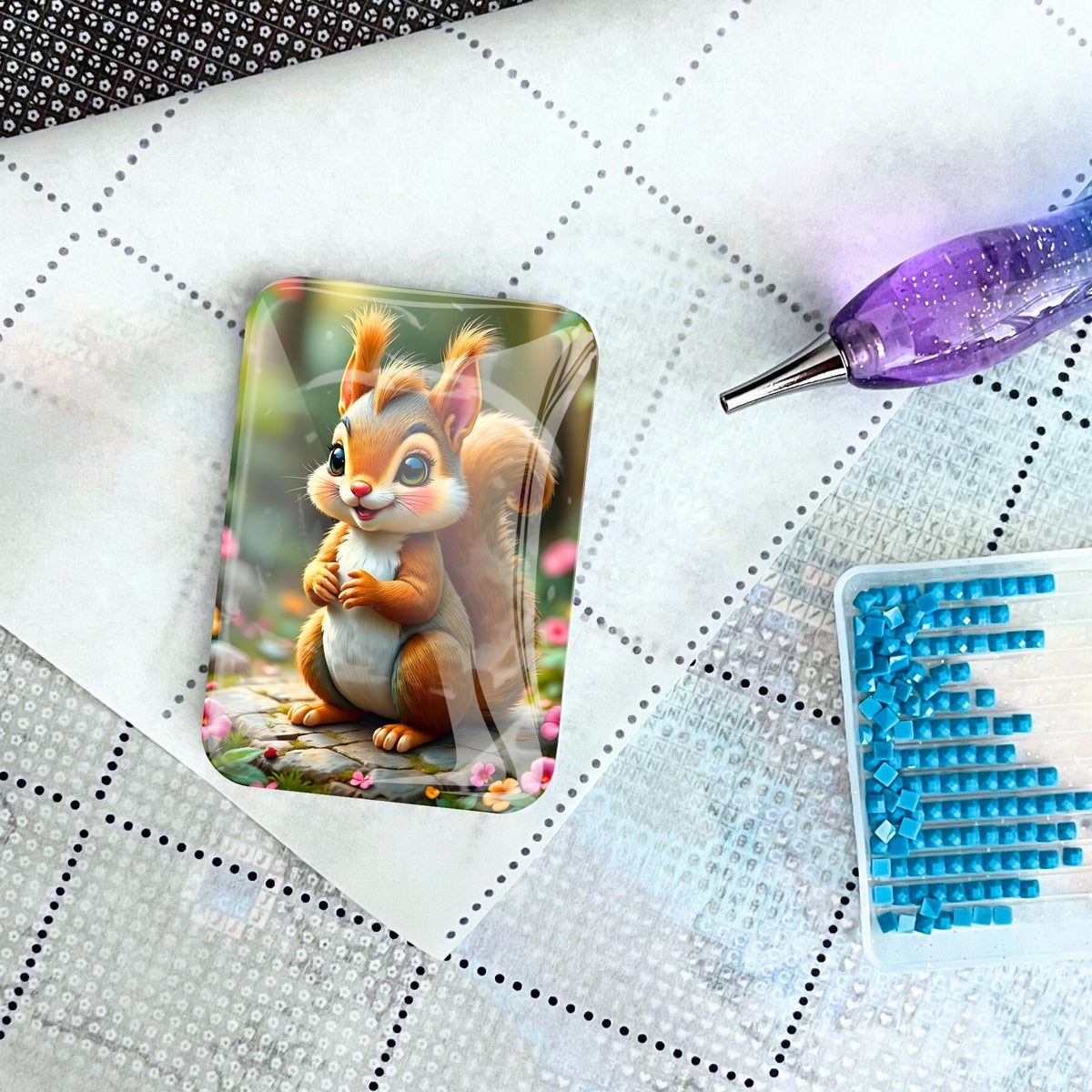 Glas Cover Minder mit süßem Eichhörnchen Motiv als praktisches Zubehör für dein Diamond Painting Projekt