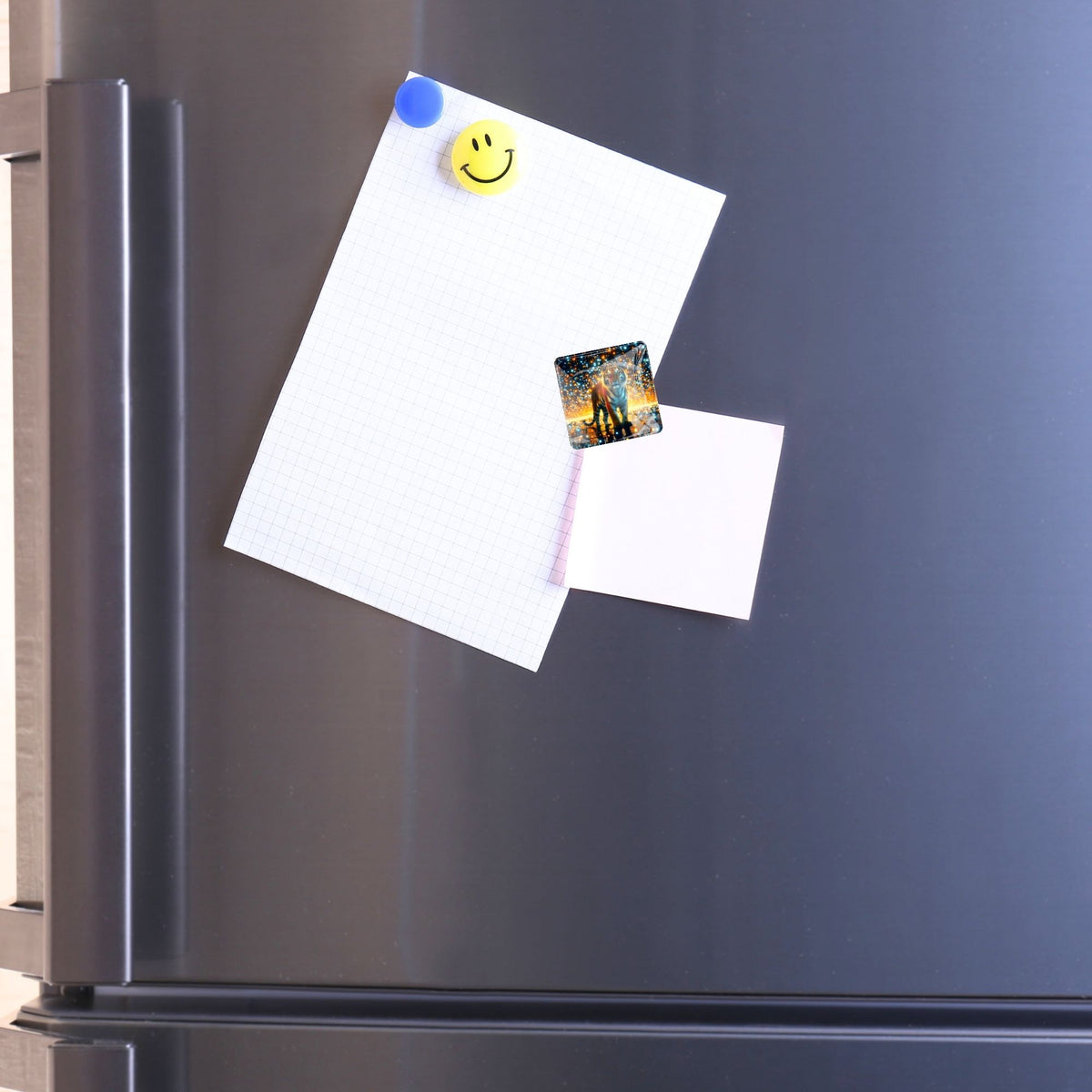 Magnetischer Diamond Painting Cover Minder Sternenwächter an einem Kühlschrank befestigt