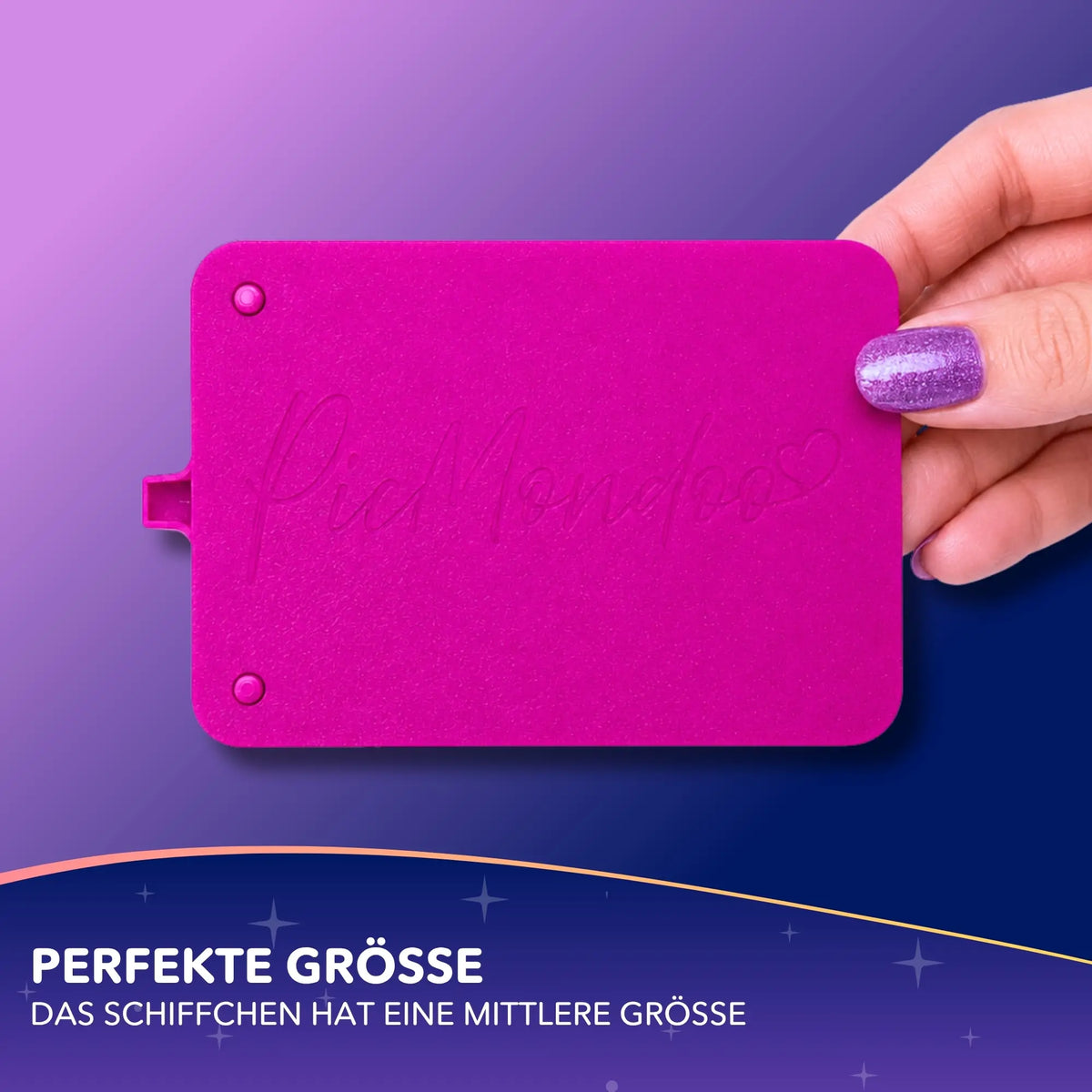 Pinkes Diamond Painting Schiffchen in Größe M mit Picmondoo Logo als praktisches Zubehör für Diamanten Painting