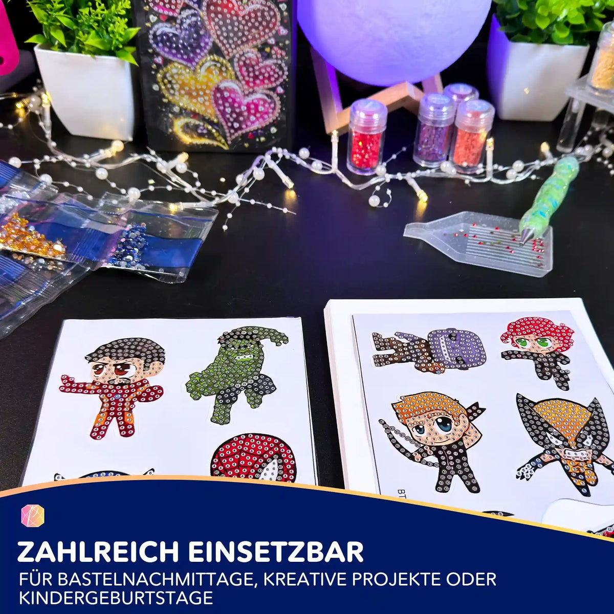 Diamond Painting Sticker Set mit Superhelden-Motiven, bunten Glitzersteinen und Bastelzubehör für Kinder.