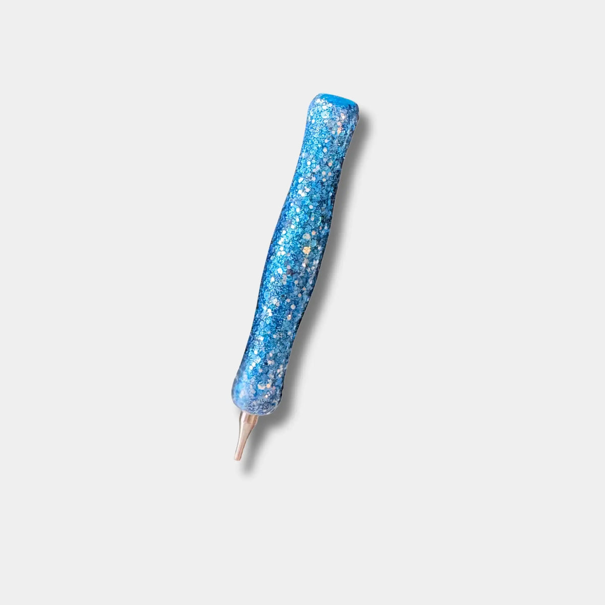 Glitzernder blauer Diamond Painting Stift als ergonomisches Zubehör für 5D Diamanten Painting Projekte