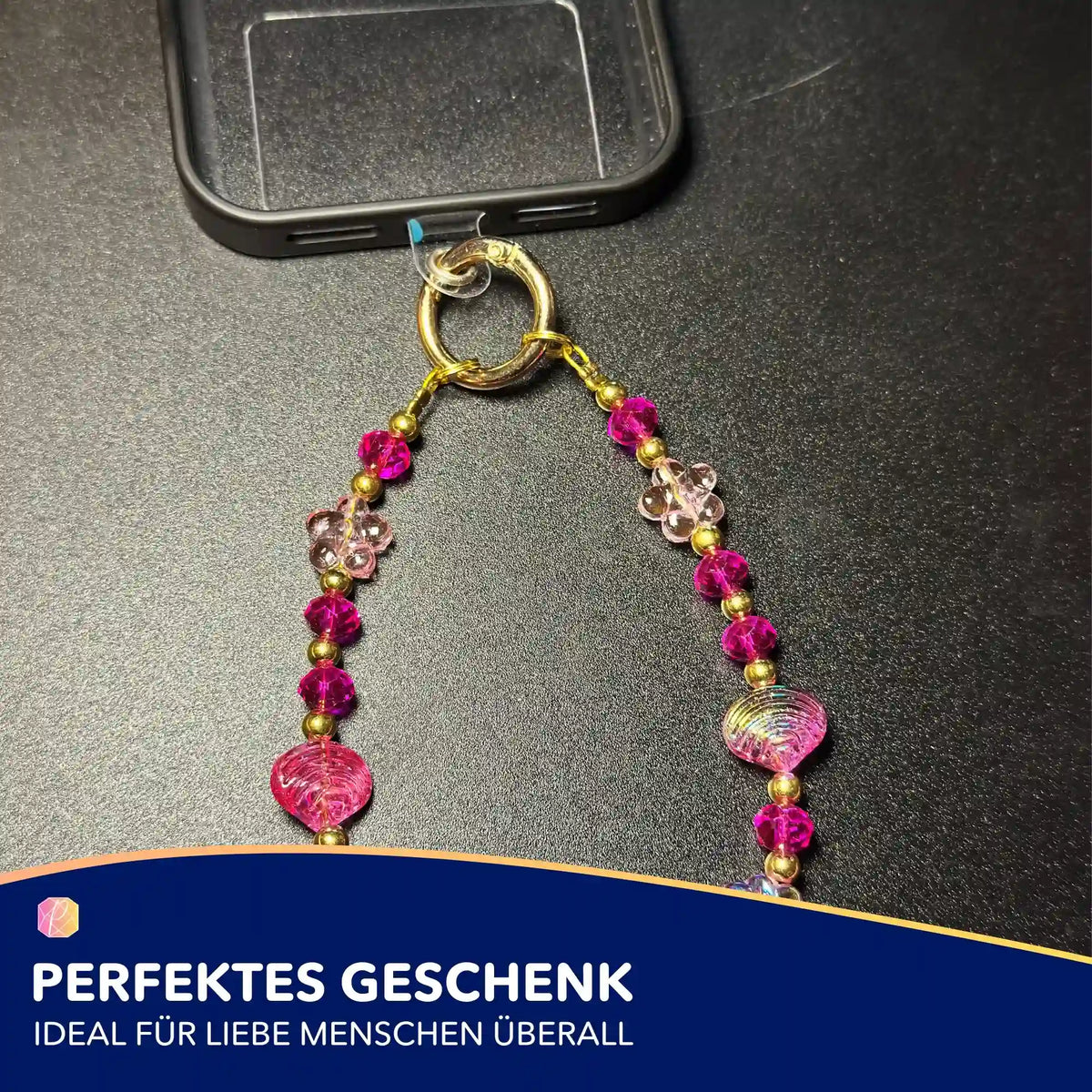 Stylische Handykette mit pinken und goldenen Perlen sowie Blumen-Elementen als trendiges Smartphone Zubehör von Picmondoo
