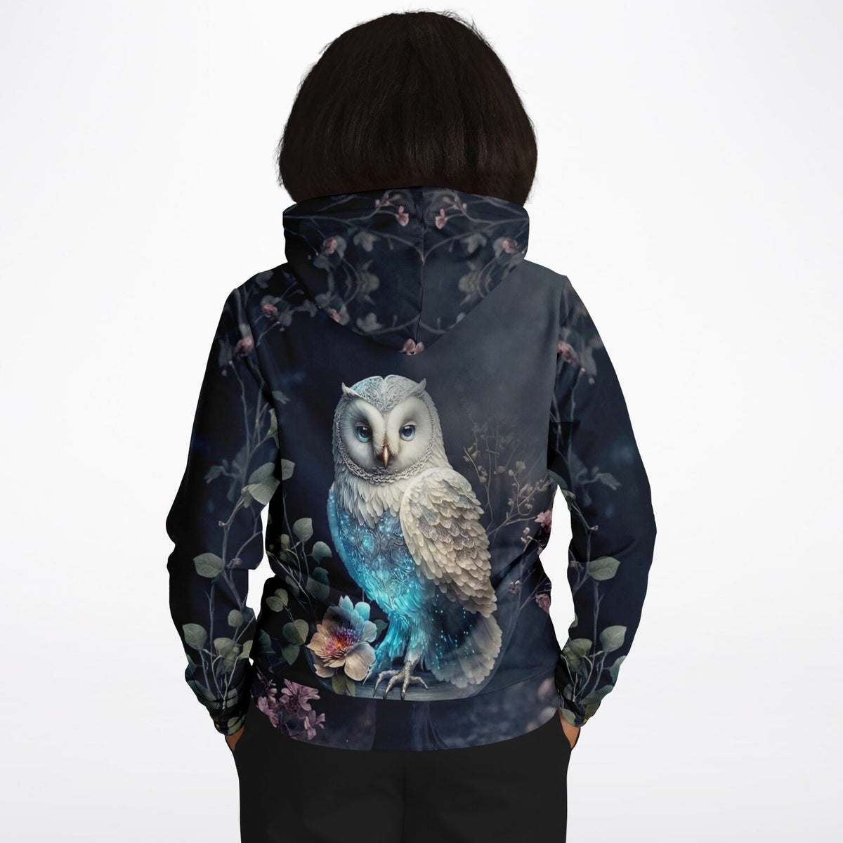 Hoodie mit Motiv einer weißen Eule im Fantasy-Stil, passend zu ästhetischen Diamond Painting und Malen nach Zahlen Designs