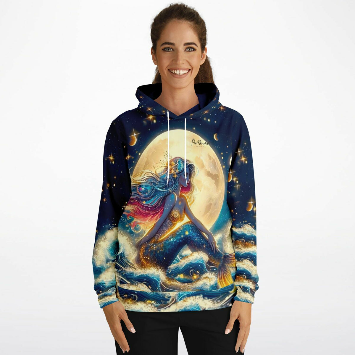 Frau trägt Hoodie mit Meerjungfrau-Motiv vor Mond-Hintergrund, perfekt für Fans von Diamond Painting & Malen nach Zahlen