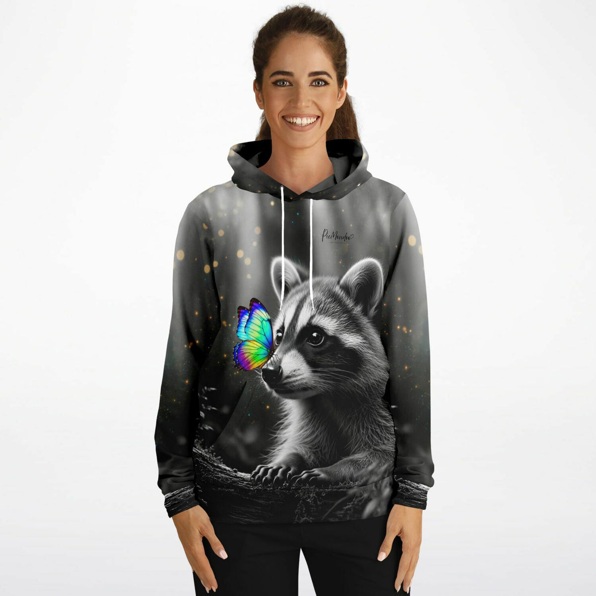 Dreamer Hoodie mit Waschbären-Motiv und buntem Schmetterling, passend zum Stil unserer Diamond Painting Kollektionen.