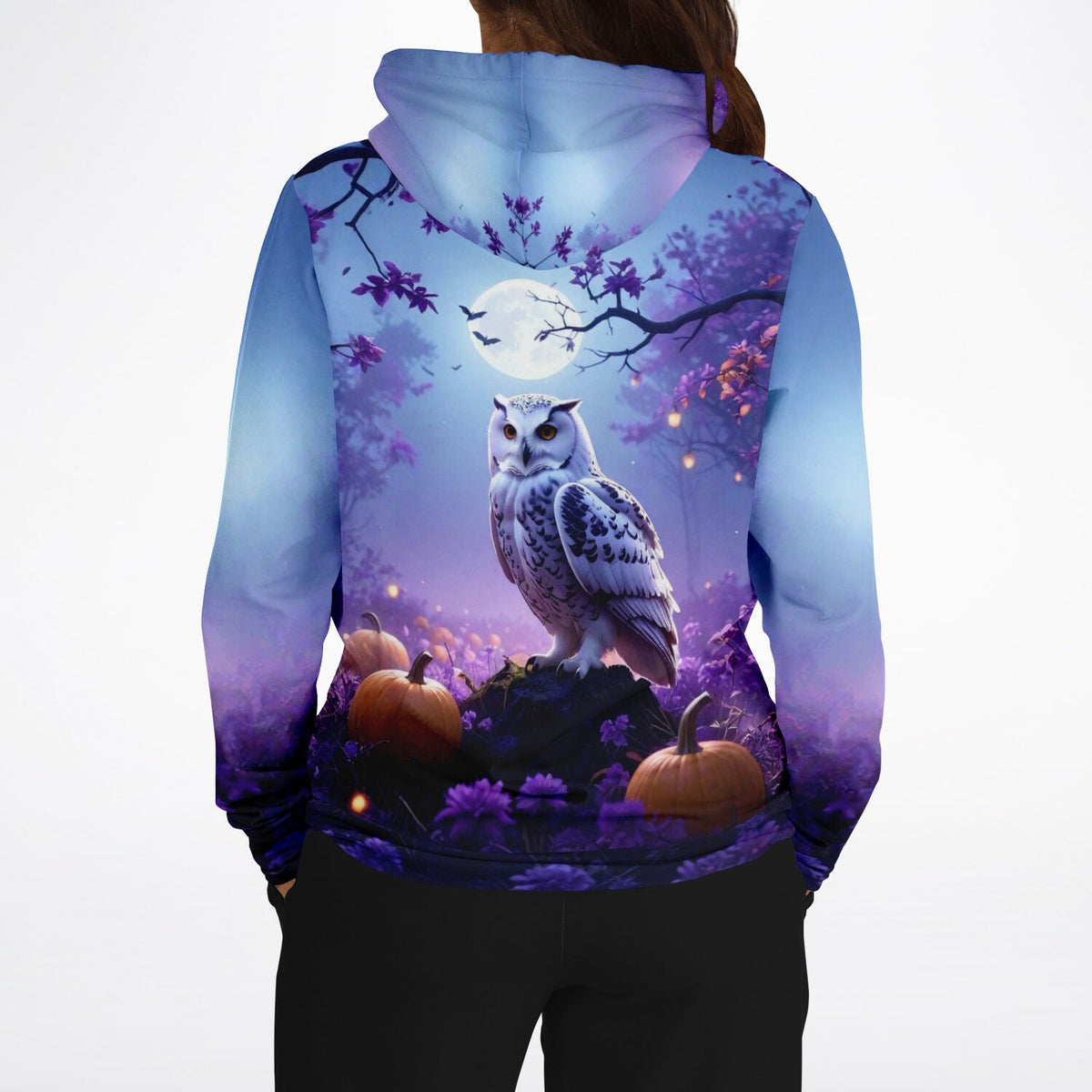 Dreamer Hoodie Nachtwächter mit Eulenmotiv, Vollmond und Kürbissen im violetten Wald, All-Over-Print Design