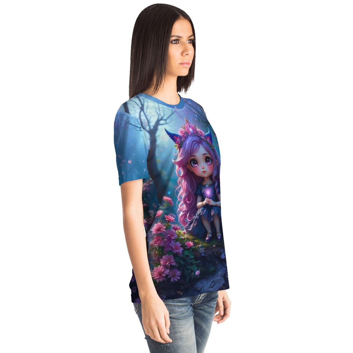 Frau trägt Dreamer T-Shirt mit Little Violett Anime-Motiv, inspiriert von Diamond Painting und Malen nach Zahlen Designs.