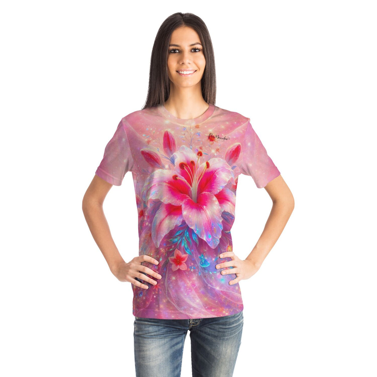 Frau trägt ein Dreamer T-Shirt mit zartem, rosafarbenem Lilien-Motiv im Stil unserer Diamond Painting Kunstwerke