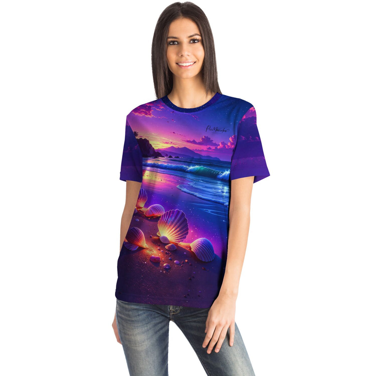 Frau trägt ein Dreamer T-Shirt mit leuchtendem Wunschmuscheln-Motiv im Stil unserer Diamond Painting und Malen nach Zahlen
