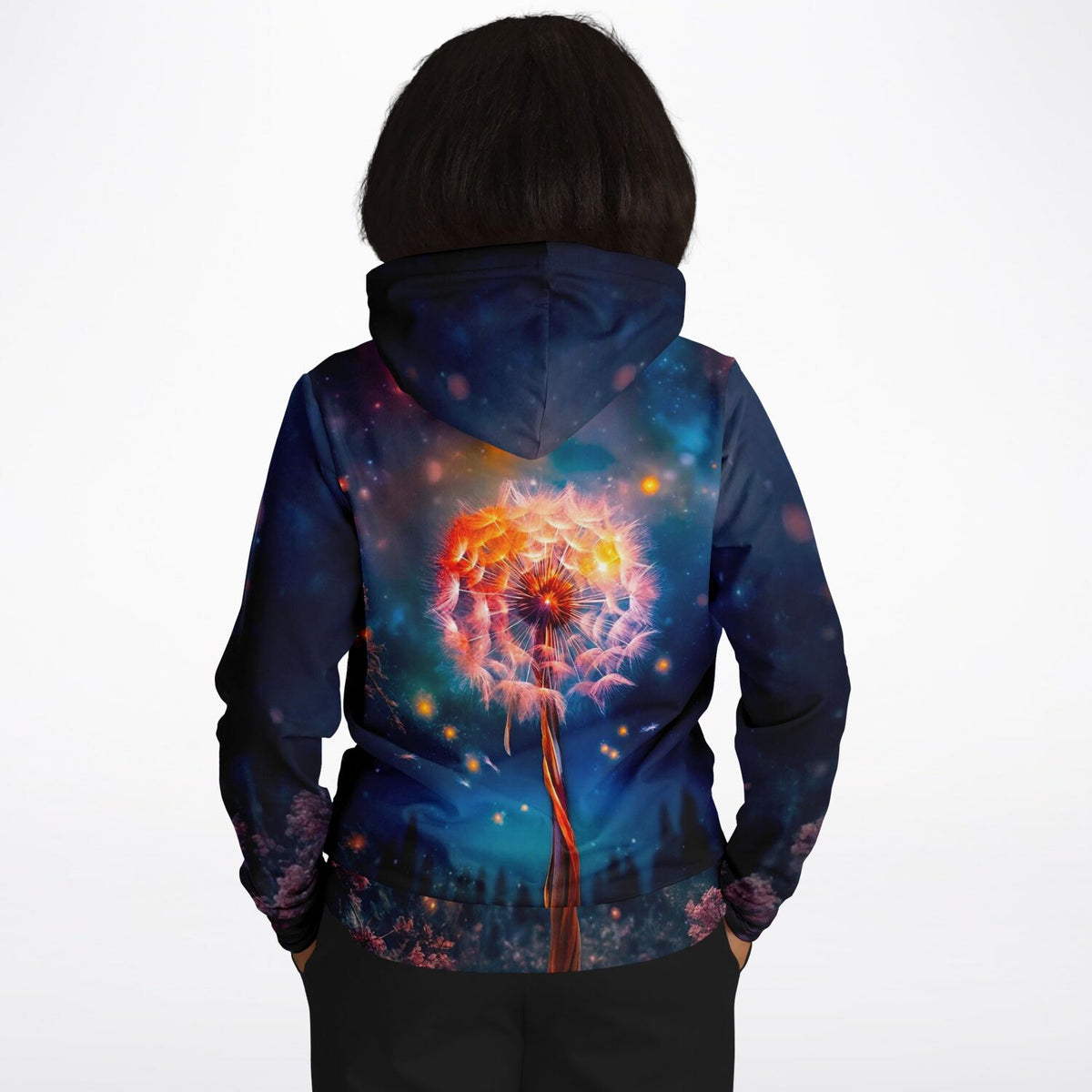 Dreamer Hoodie mit leuchtender Pusteblume vor nächtlichem Sternenhimmel, ideal für Fans von Malen nach Zahlen Motiven.