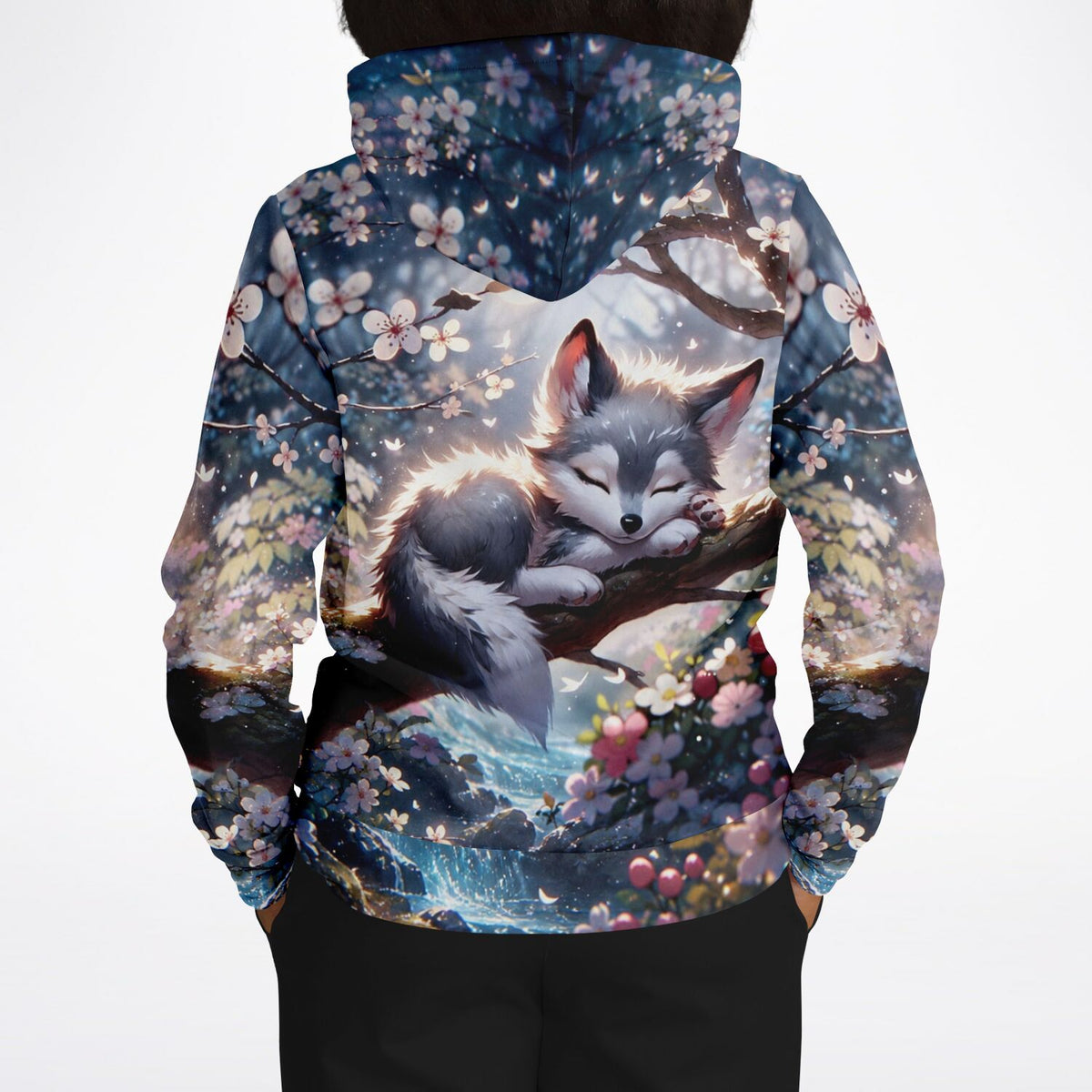 Dreamer Hoodie mit Yukis Frühling Motiv: Schlafender Wolfwelpe zwischen Kirschblüten, inspiriert von Diamond Painting Art.