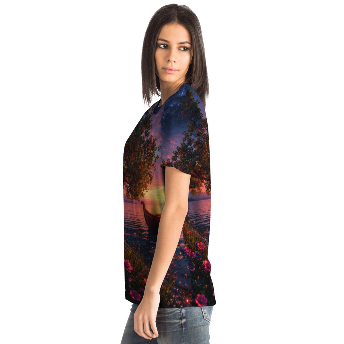 Frau trägt Dreamer T-Shirt mit verträumtem Boot-Motiv im Stil von Diamond Painting und Malen nach Zahlen Designs