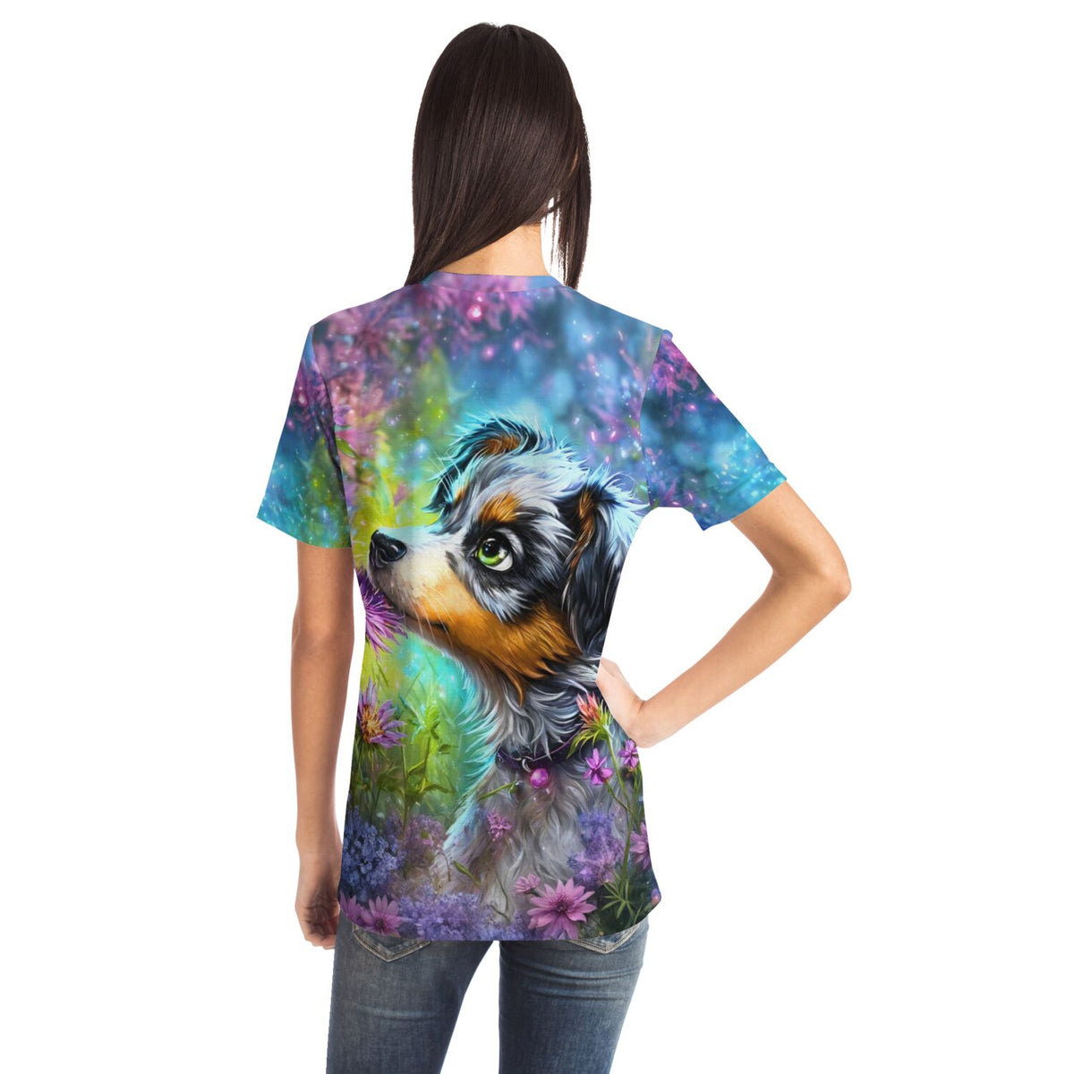Frau trägt ein T-Shirt mit farbenfrohem Hunde-Motiv im Stil von Diamond Painting und Malen nach Zahlen Designs