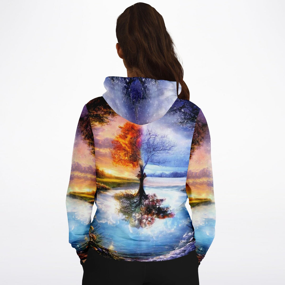 Hoodie mit Baum der vier Jahreszeiten Motiv, inspiriert von Designs für Diamond Painting und Malen nach Zahlen