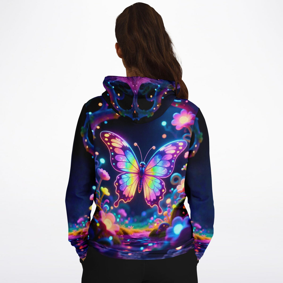 Dreamer Hoodie mit leuchtendem Schmetterling-Motiv und bunten Traumlandschaft-Details im Stil von Diamond Painting Kunst