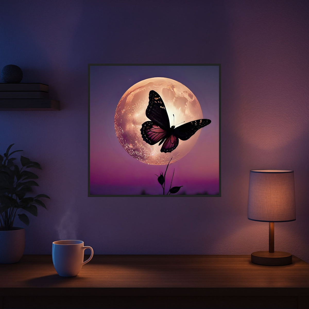 Diamond Painting Set Nightfly: Schmetterling vor großem violetten Vollmond in einer gemütlichen Raumatmosphäre