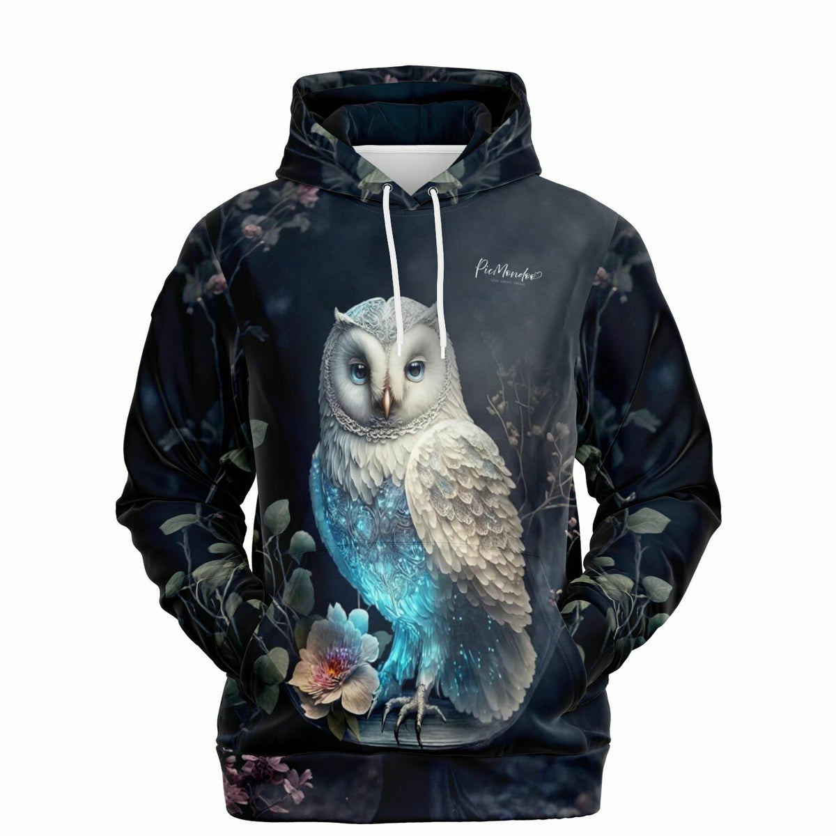 Dreamer Hoodie mit weißem Eulen-Motiv in mystischer Naturkulisse, stylisches All-Over-Print Design für Kunstfans