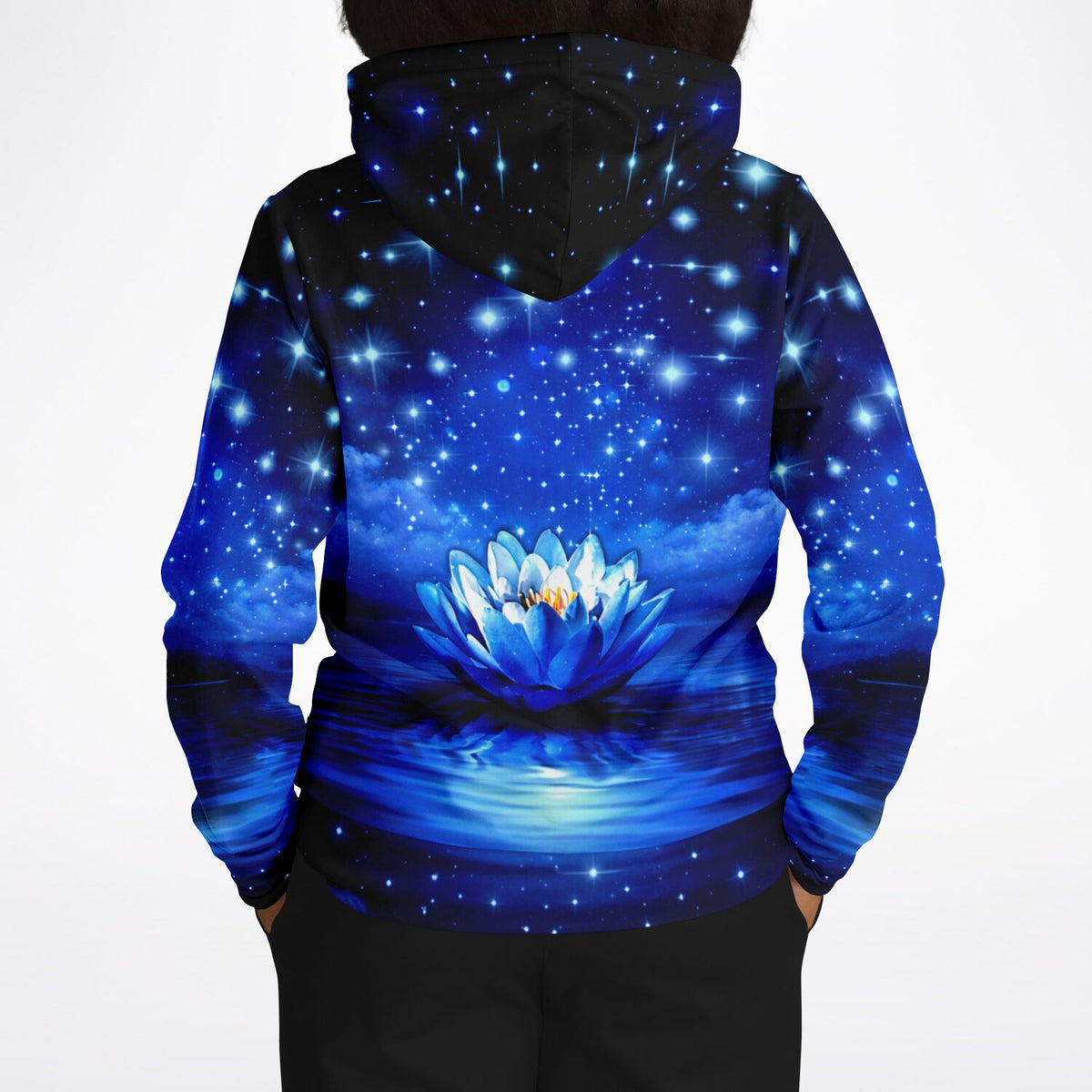 Dreamer Hoodie mit blauem Seerosen Motiv und nächtlichem Sternenhimmel All-Over-Print Design
