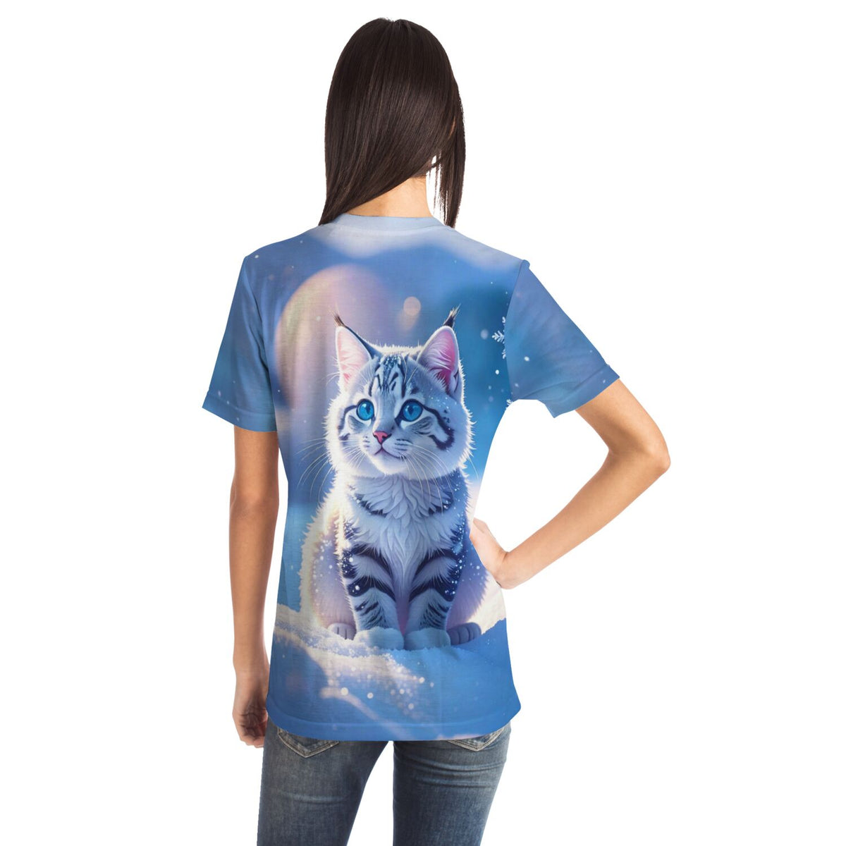 T-Shirt mit Schneegeist Katzenmotiv, inspiriert von Diamond Painting und Malen nach Zahlen Designs.