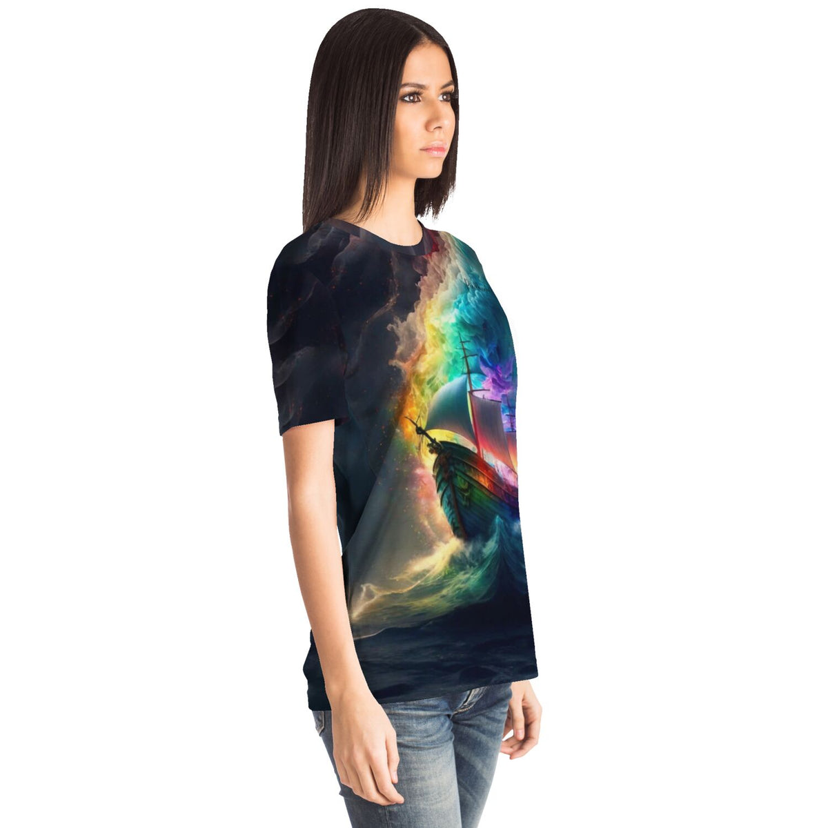 Frau trägt ein Dreamer T-Shirt mit buntem Schiff im Meer-Motiv, inspiriert von Diamond Painting und Malen nach Zahlen