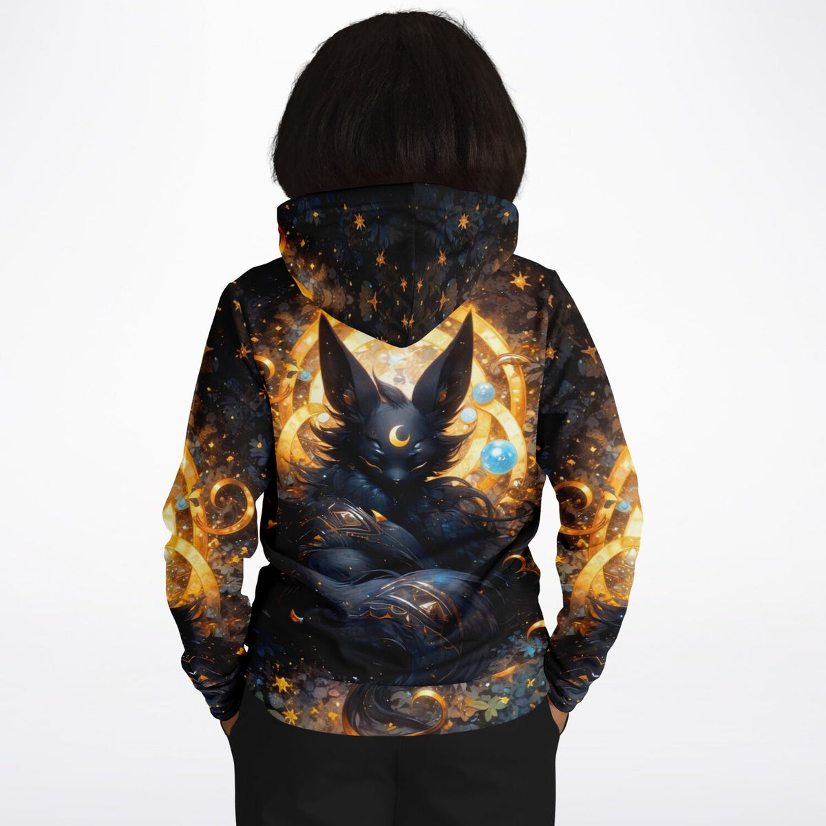 Dreamer Hoodie mit mystischem Nachtwesen Motiv, AOP Design in Gold und Dunkelblau für Fans von Fantasy-Kunst