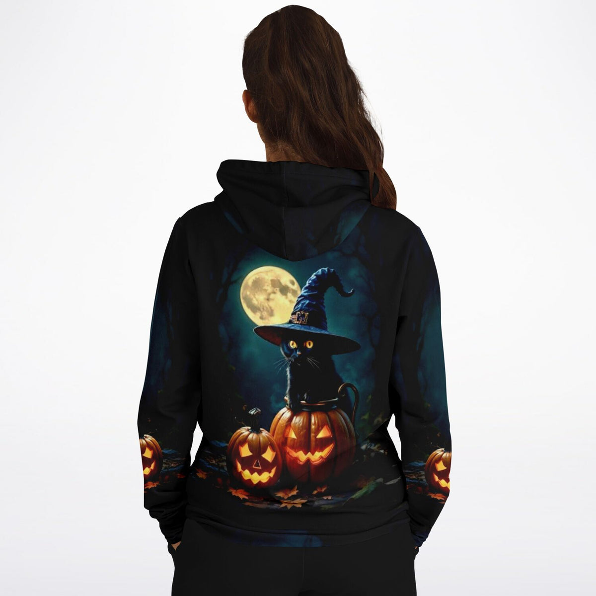 Schwarzer Hoodie mit Wizard Cat Motiv im Diamond Painting Stil, Halloween Design mit Kürbissen und Vollmond