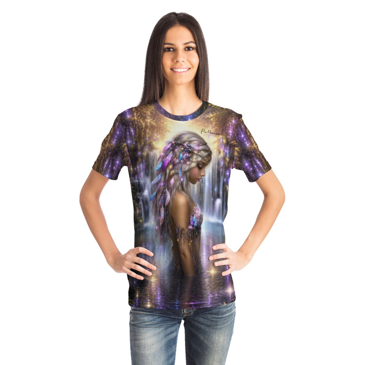 Frau trägt Dreamer T-Shirt mit mystischem Elfen-Motiv, inspiriert durch Diamond Painting und Malen nach Zahlen Designs.