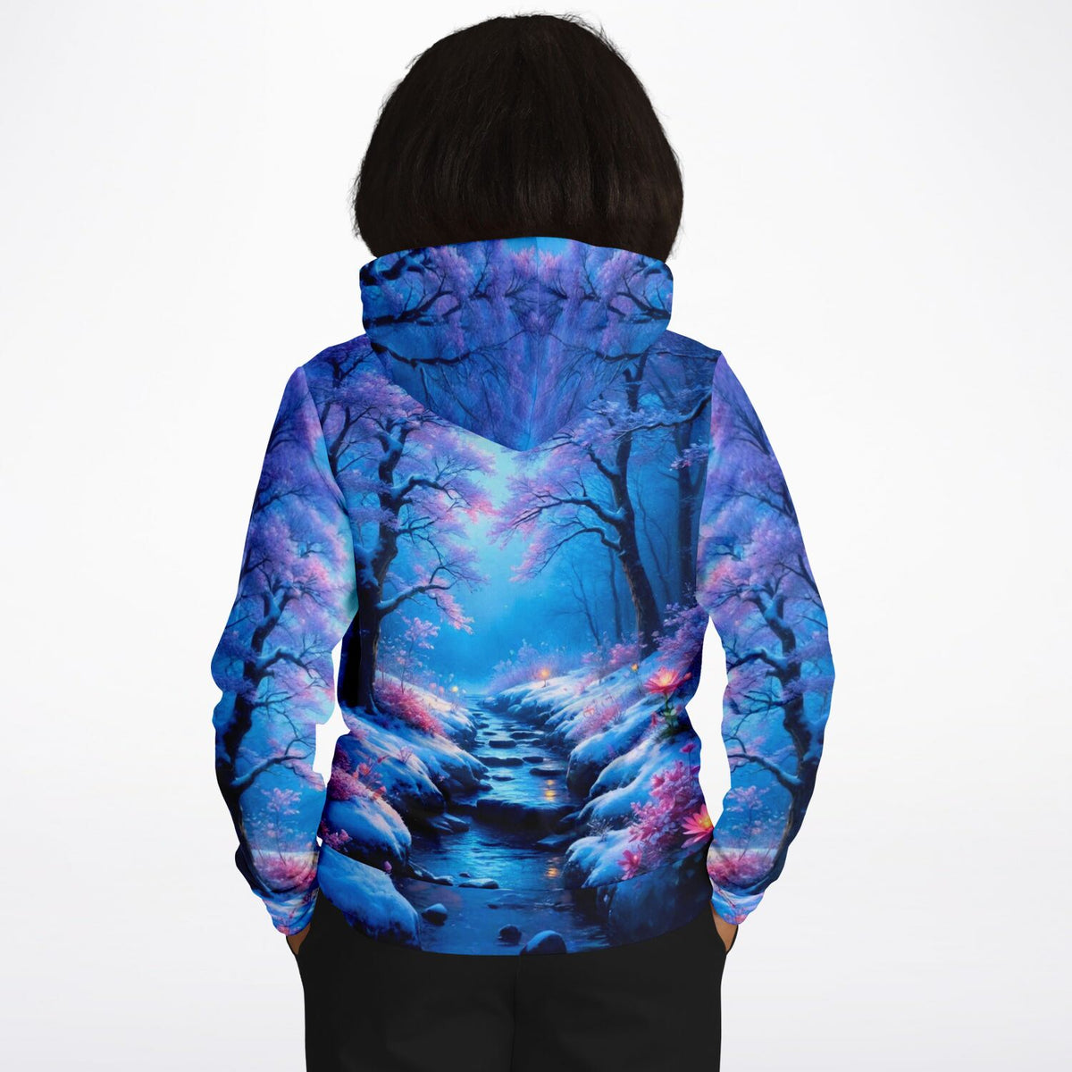 Dreamer Hoodie mit traumhaftem Waldfluss-Motiv in Blau- und Violetttönen, ideal für Fans von Malen nach Zahlen Designs.