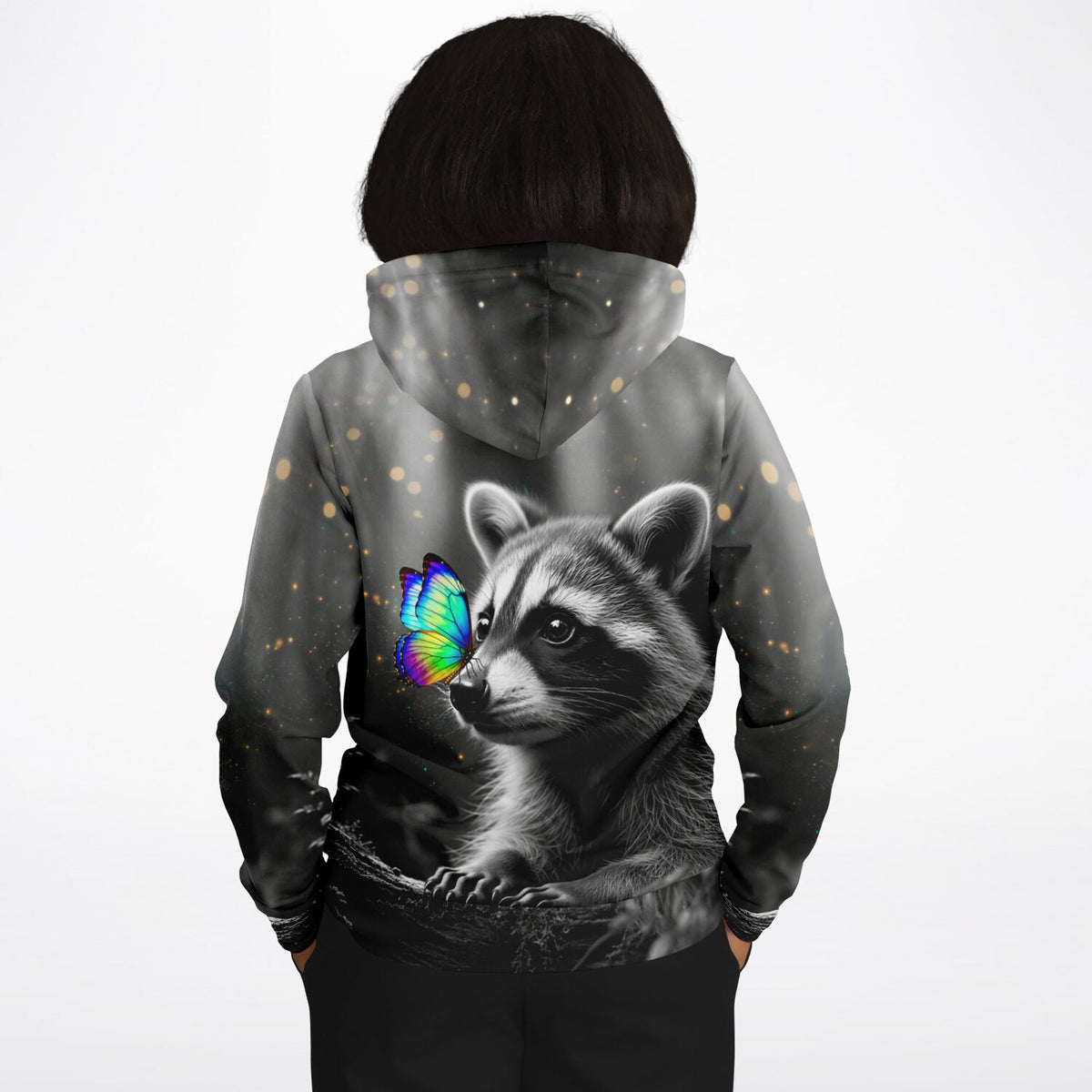 Dreamer Hoodie mit Waschbär und buntem Schmetterling, inspiriert von Diamond Painting Motiven und Malen nach Zahlen Kunst.