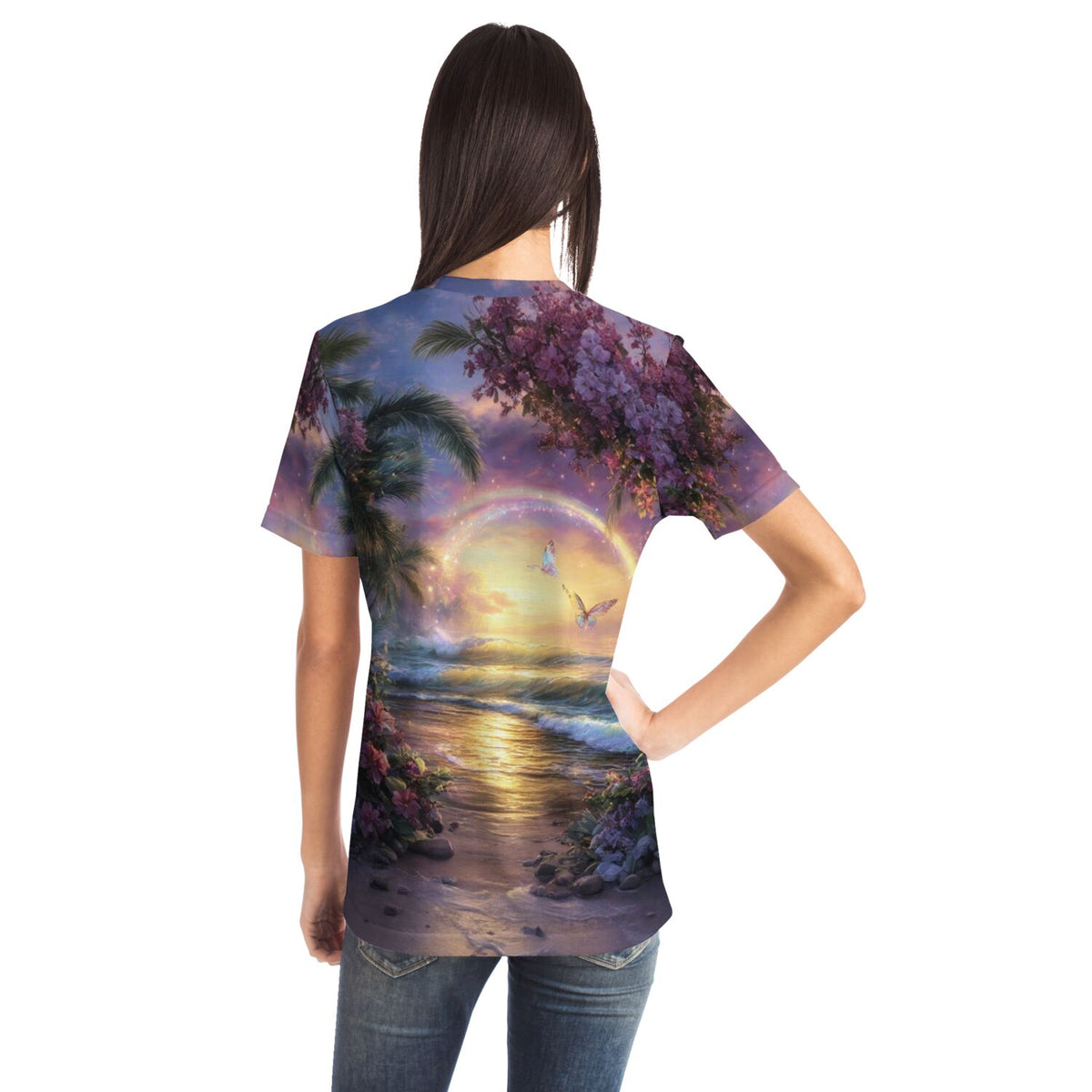 Frau trägt Dreamer T-Shirt mit Meer-Motiv, inspiriert von Diamond Painting Naturlandschaften bei Sonnenuntergang