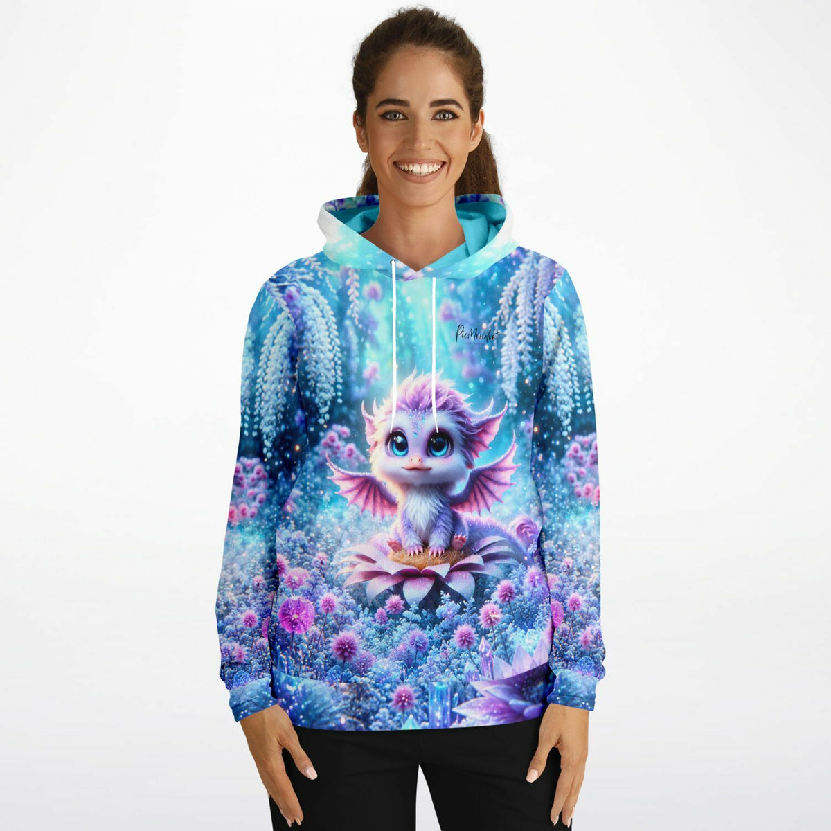 Dreamer Hoodie Elun mit süßem Drachen-Motiv in magischer Blumenlandschaft, passend zu Diamond Painting und Malen nach Zahlen