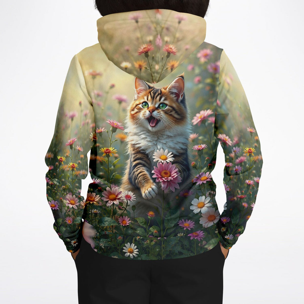 Dreamer Hoodie Lucy mit süßem Katzen-Motiv in einer bunten Blumenwiese, perfekt für Fans von Malen nach Zahlen Designs.