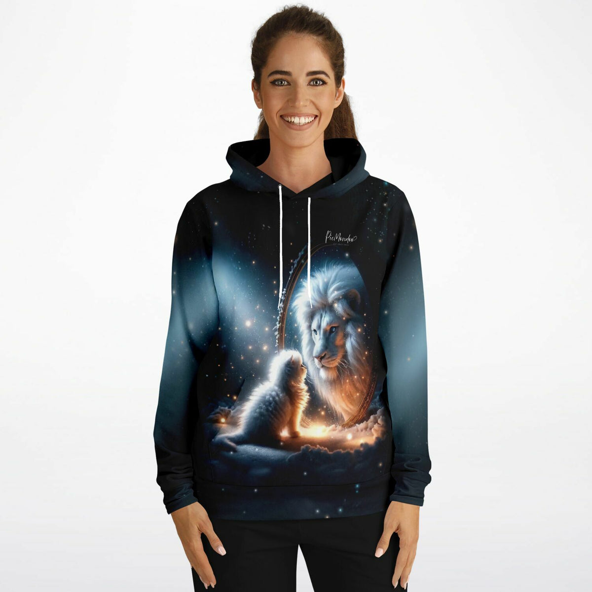 Dreamer Hoodie mit Löwen-Motiv: Ein Kätzchen blickt in den Spiegel und sieht einen stolzen Löwen. Hochwertiger Druck.
