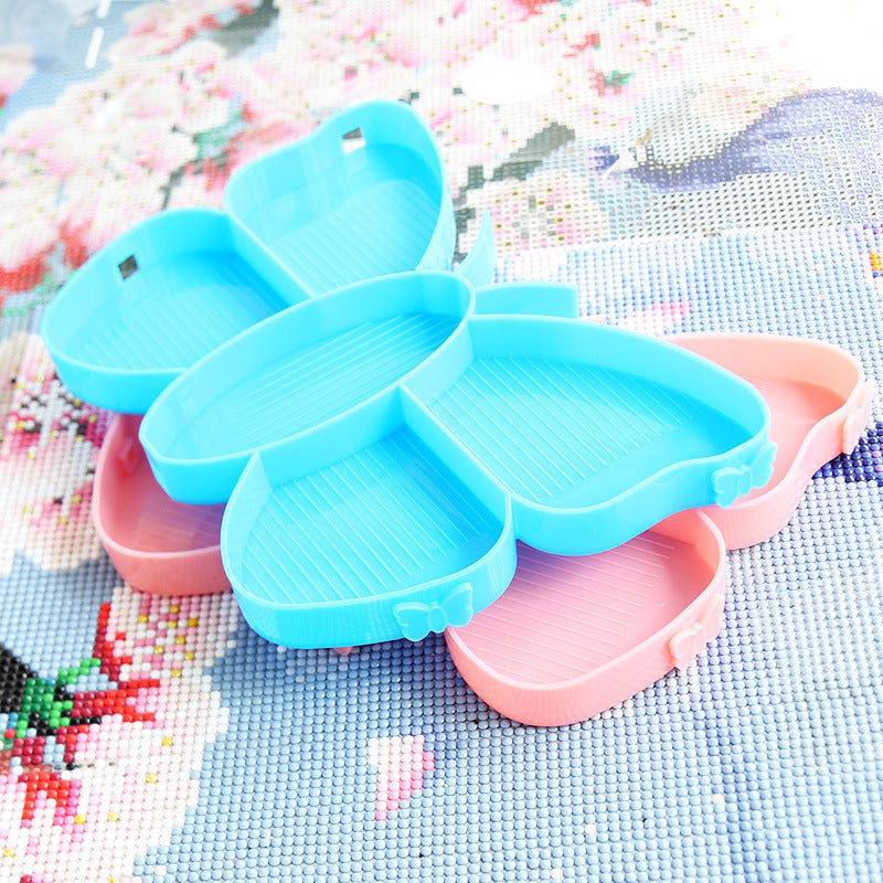 Schmetterlingsförmiges Diamond Painting Schiffchen Set in Blau und Rosa zum Sortieren von Glitzersteinen