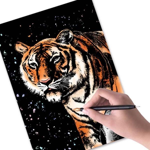 Scratch Painting Tiger Raubkatze Motiv in einem DIY Bastelset für kreative Erwachsene