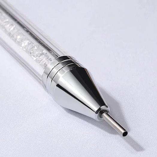 Hochwertiger Diamond Painting Glitzerstift als präzises Zubehör für das Setzen von 5D Steinen auf die Leinwand.