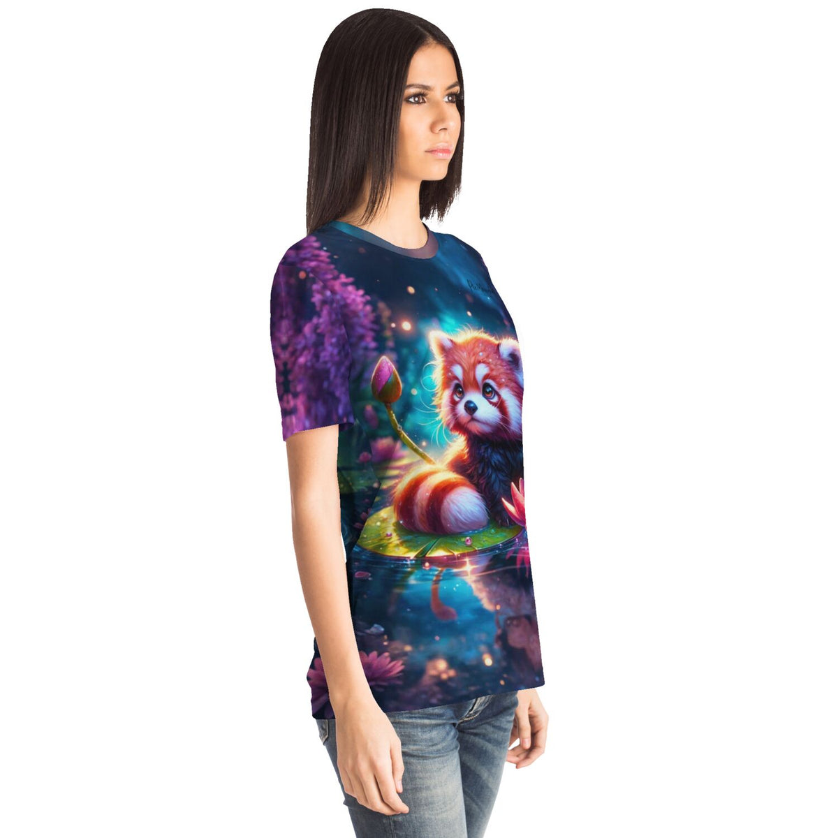 Frau trägt Dreamer T-Shirt mit Miko Pandabär Motiv im Stil von Diamond Painting und Malen nach Zahlen Kunst