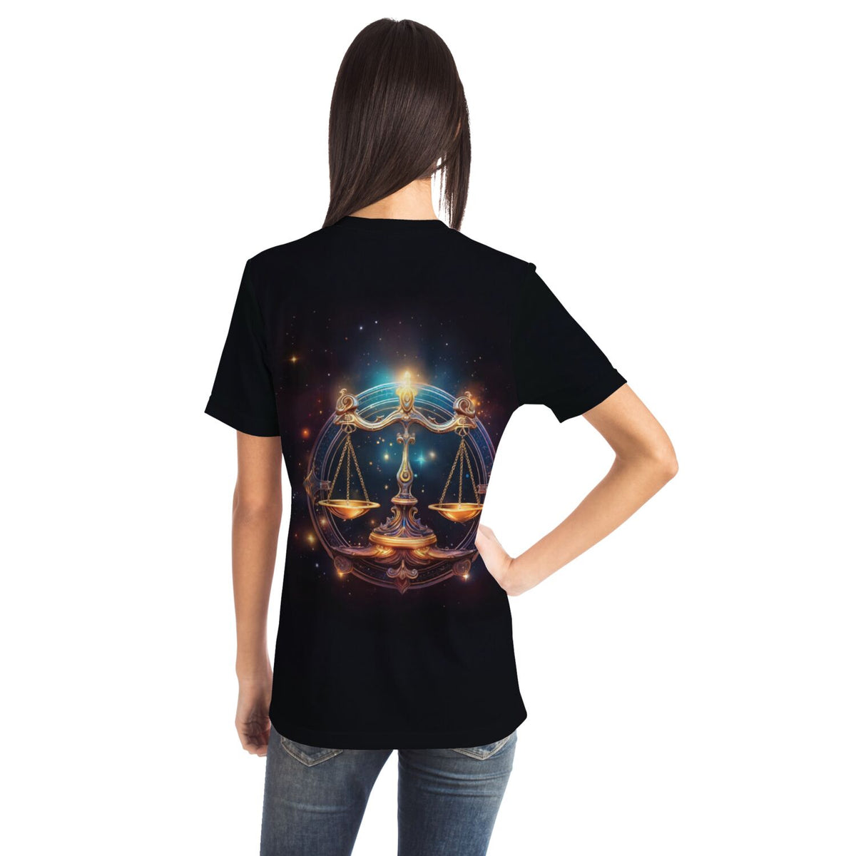 Schwarzes T-Shirt mit Sternzeichen Waage Motiv im mystischen Design als hochwertiger Druck.