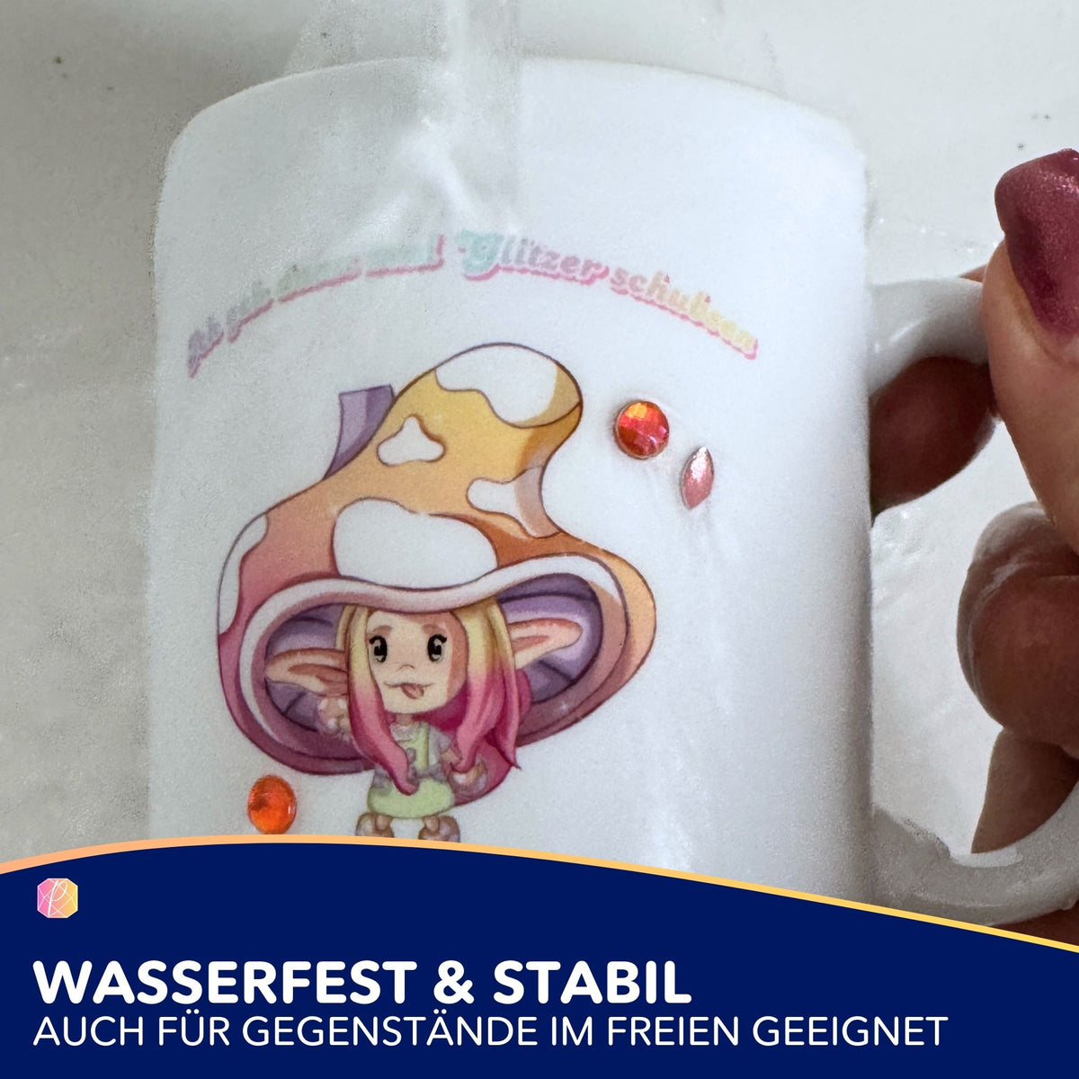 Mit Freestyle Glue auf Tasse befestigte Diamond Painting Steine als DIY-Zubehör für kreative Bastelprojekte